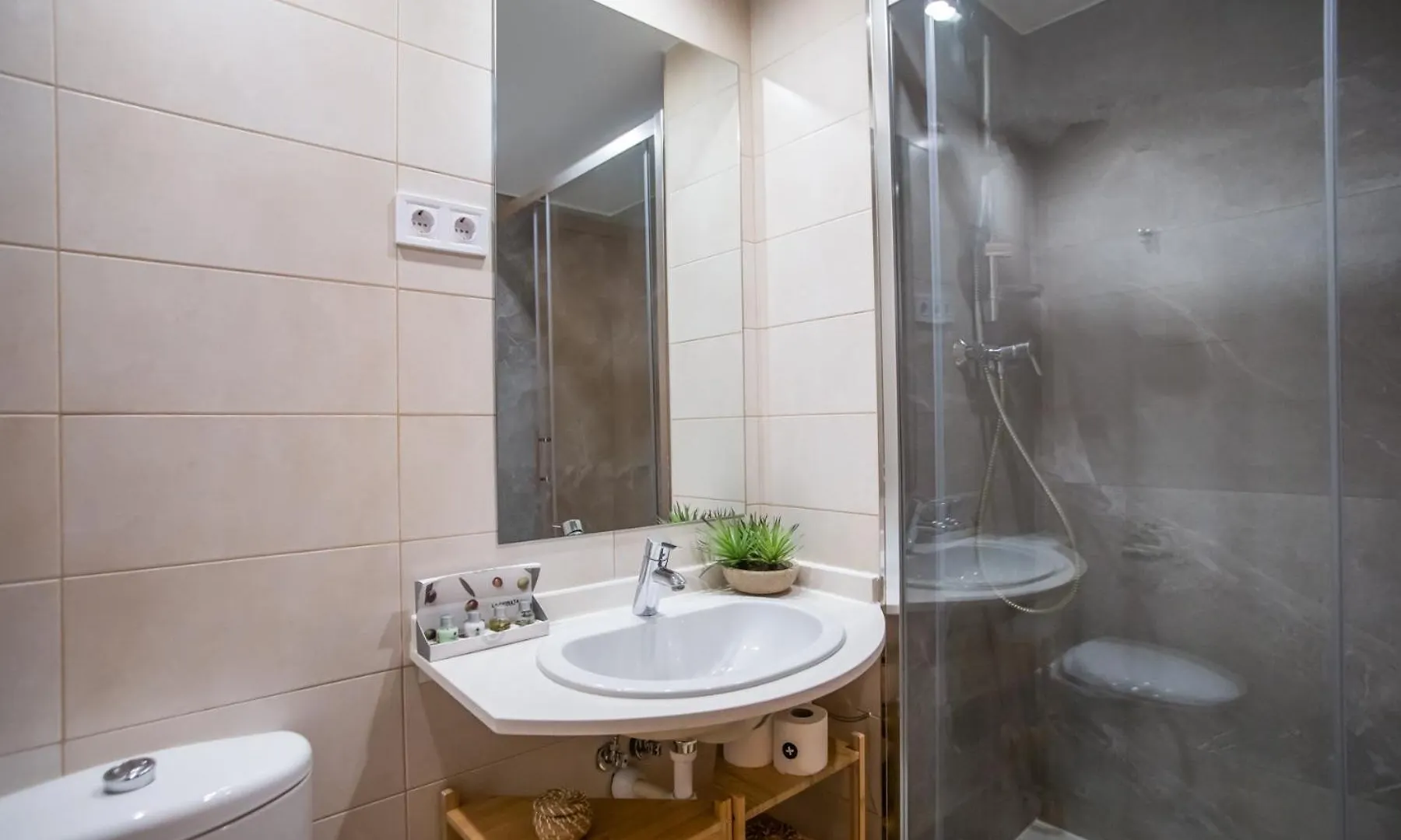 42Mal1083 - Great 2Br Near Sagrada Familia Apartment Barcelona